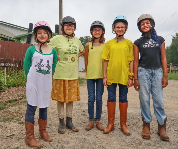 5 girls at ranch