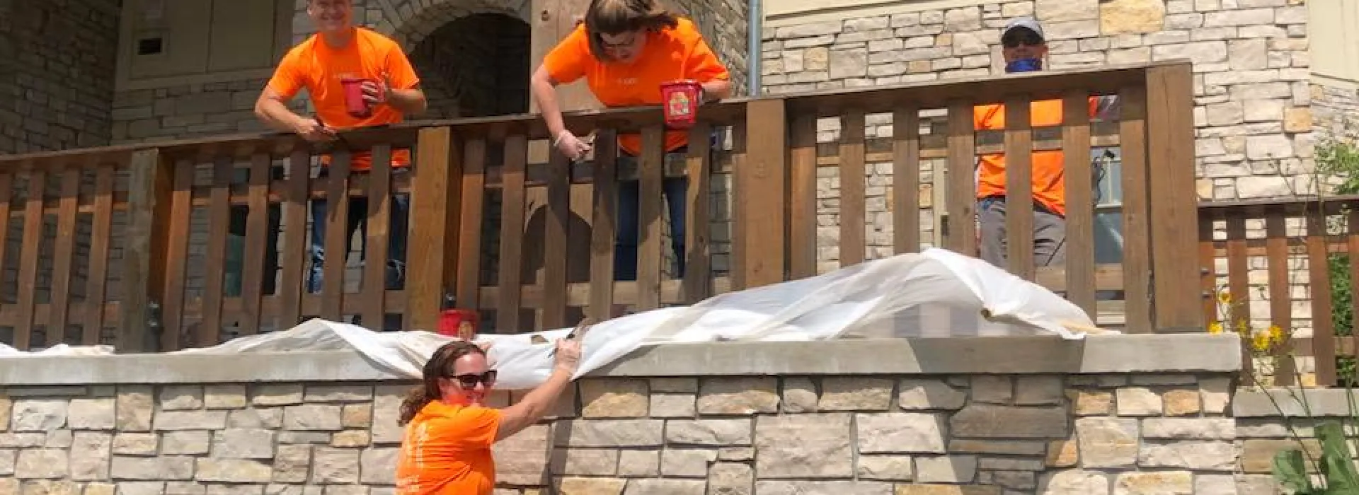 RotaryCamp_VolunteerPainting